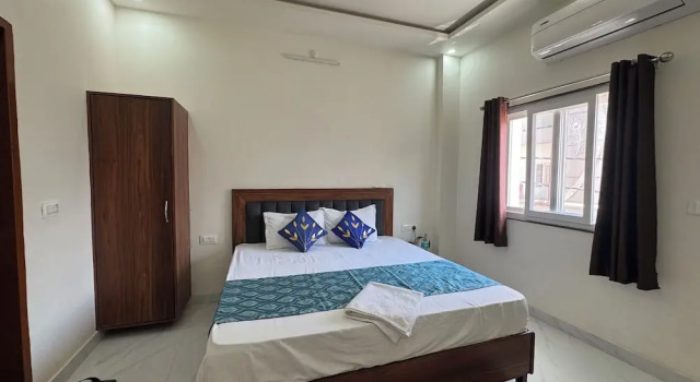 Номер Comfort Shree Hanumat Kripa Dham