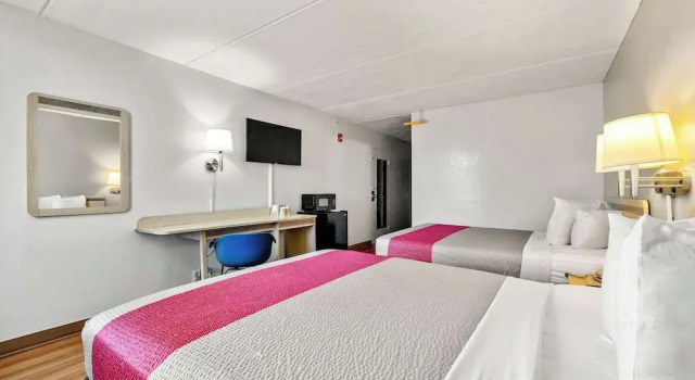 Четырёхместный номер Premium Motel 6-Decatur, GA