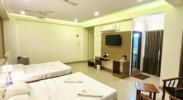 Четырёхместный семейный номер Standard Hotel Citywalk Residency