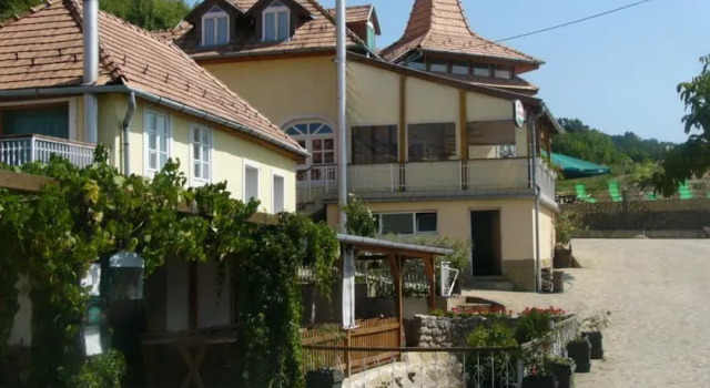 Öreghegy Hotel Wellness Panzió és Turistaszálló, Rezervați Hotel Sümeg 