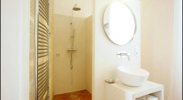 Номер Deluxe La Maison Rouge dUzes B&B