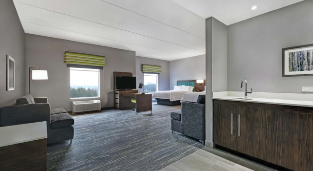 Четырёхместная студия Hampton Inn Peterborough