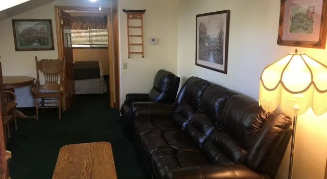 Люкс с балконом Whispering Pines Lodge