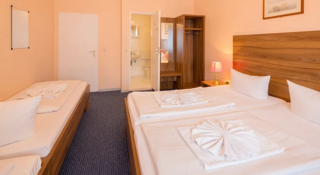 Четырёхместный номер Classic Alper Hotel am Potsdamer Platz