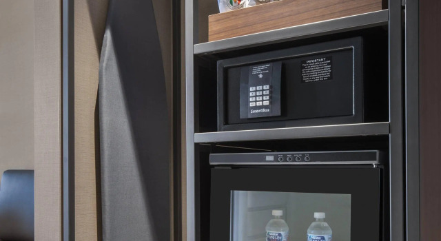 Четырёхместный номер Standard AC Hotel by Marriott Washington DC Capitol Hill Navy Yard