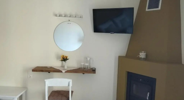 Двухместный номер Standard с балконом Karavos Hotel