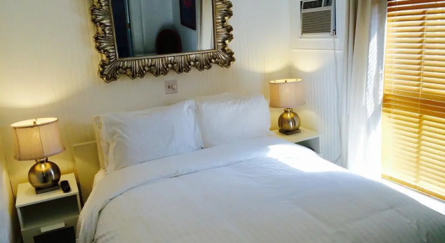 Queen Vic Guest House, Забронировать Гостевой дом Гостевые дома Полуострова Кейп-Код, Гостевой дом