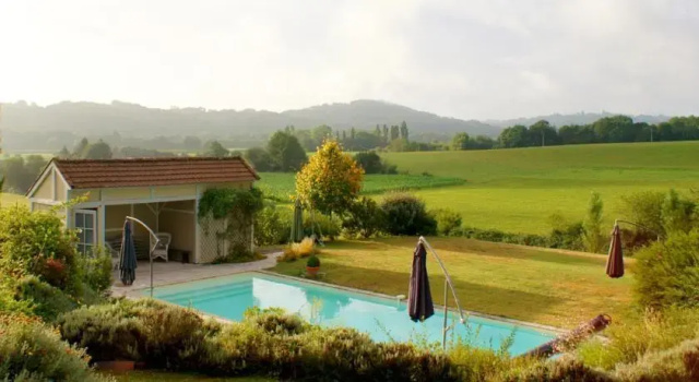La Grange du Haou, Réserver Auberge Viven France
