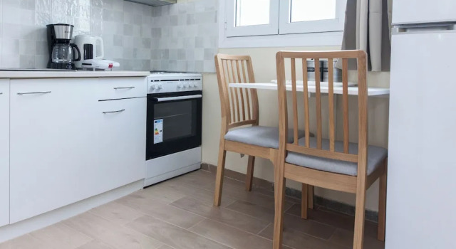 Апартаменты Modern Comfort 1Bd Apt with Balcony