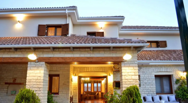 Lakmos Hotel, จอง โรงแรม Prosilio Tzoumerka