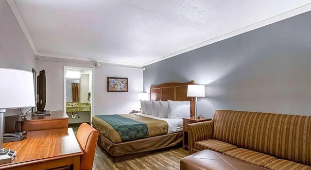 Двухместный номер Deluxe Travelodge by Wyndham Canton-Livonia Area, MI