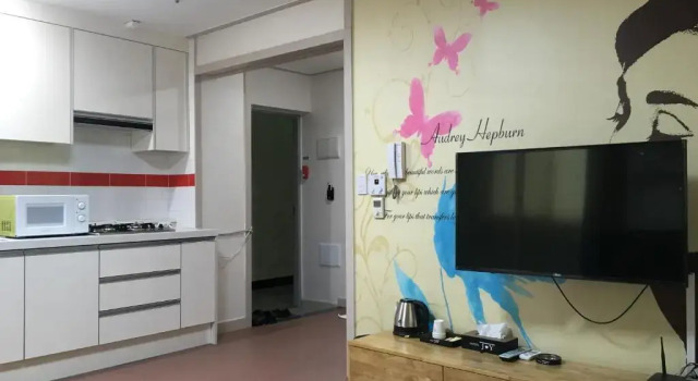 Люкс Deluxe Hotel Joy near Camp Humphres