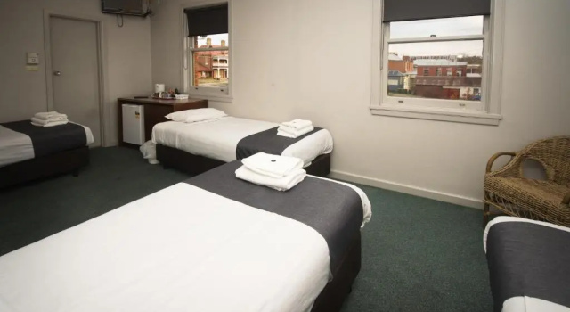 Четырёхместный номер Standard The George Hotel Bathurst