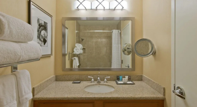 Двухместный номер Standard Crowne Plaza Albuquerque by IHG