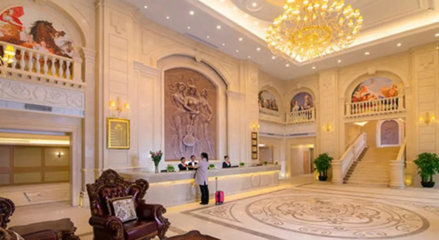 Vienna Hotel Shenzhen Longgang Xiashuijing Subway Station Branch, Rezerwuj Hotel Hotele w Shenzhen z parkingiem, Parking