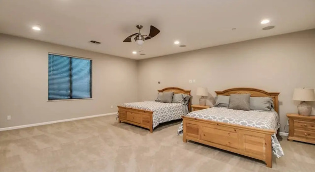 Студия с 4 комнатами с балконом Luxe 4 Bdrm W/pool and Spa on Golf Course Lot!