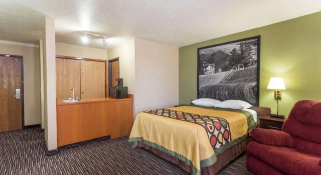 Номер Business Super 8 by Wyndham Germantown/Milwaukee