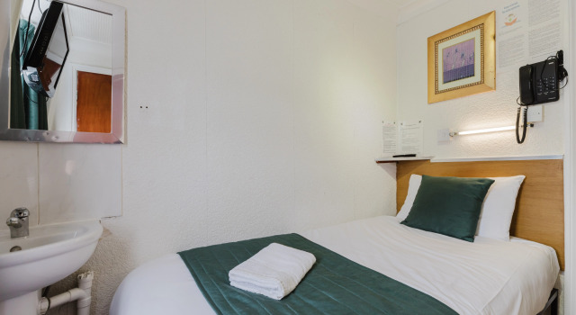 Номер Standard Falcon Hotel