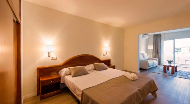 Люкс IROCO HOSTAL