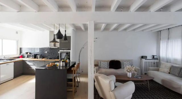 Calypso, Beautiful City House in Quiet Area, Close To Center.