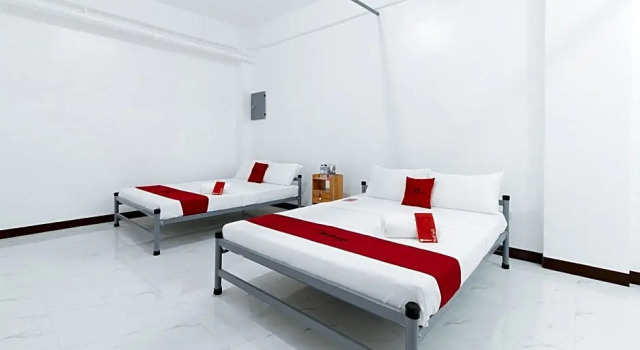 RedDoorz @ Don Martie Beach House Naic Cavite, Забронировать Отель Наик Кавите