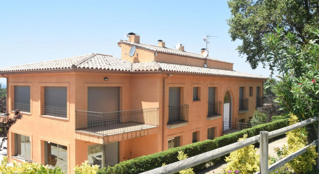 Comfortable apartment in Castell d'Aro with terrace, Rezerwuj Apartament Castell-Platja d'Aro 
