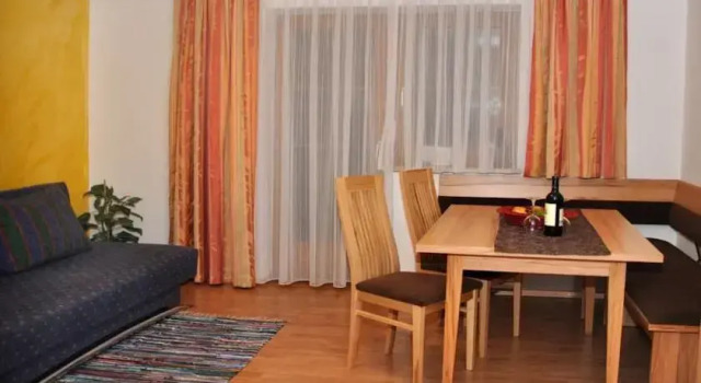 Appartementhaus Fuchs Christian, Prenota Hotel Hotel a Tirolo con parcheggio, Parcheggio