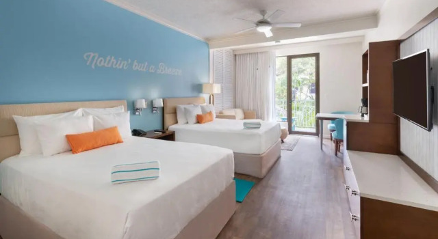 Четырёхместный номер Standard Margaritaville Beach Resort Playa Flamingo