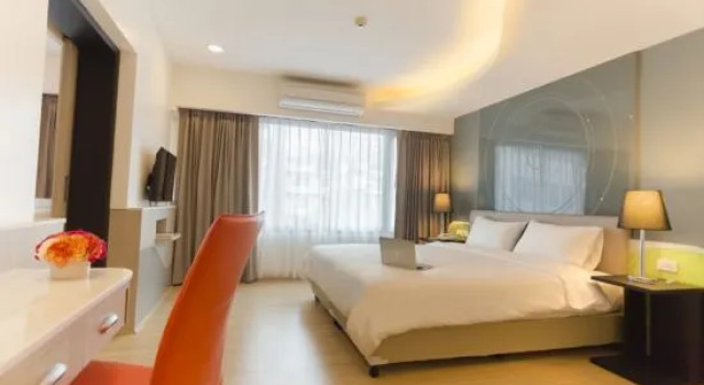 Люкс Grand Tower Inn Sathorn Hotel