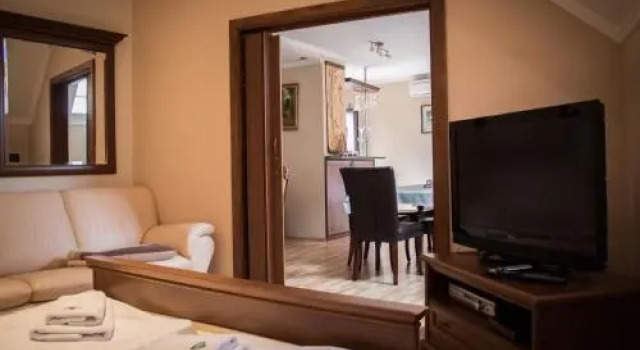 Hubert Varga, Rezervați Hotel Komarno Nitriansky kraj
