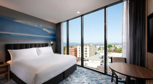 Номер Standard с видом на воду DoubleTree by Hilton Hobart