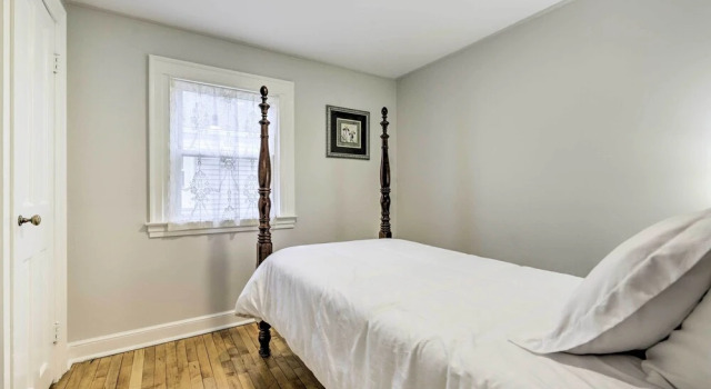 Charming Hamden Home: 2 Mi to Yale University, Κράτηση Ξενοδοχείο Χάμντεν Connecticut