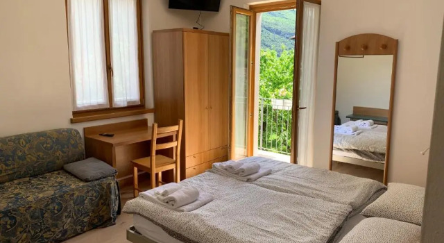 Трёхместный номер Standard с балконом Hotel Garnì Delle Rose