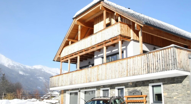 Lavish Chalet in Mauterndorf with Sauna & Hot Tub