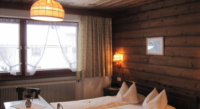 Haus Walch, Rezerwuj Hotel Hotele w Tyrol z parkingiem, Parking