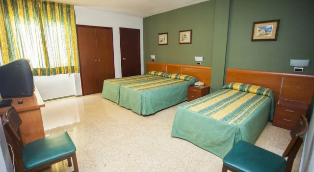 Трёхместный номер Standard Hotel Los Naranjos