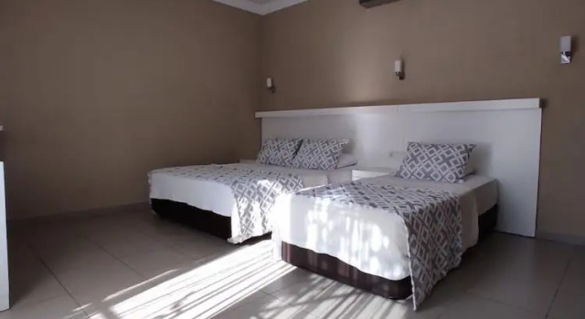Трёхместный номер Standard с балконом Mimoza Hotel