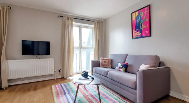 Апартаменты Panoramic Docklands Home