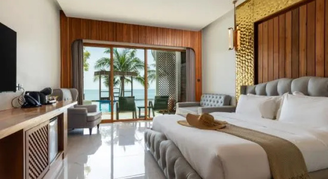 Номер Deluxe Hotel Villa AoKhanom Beachfront