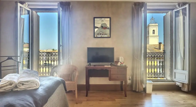 La Casa Occitane, Book Hotel Hoteller i Étang de Thau med pool, Swimmingpool