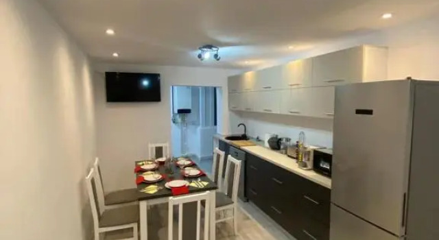 Double D Apartments, Varaa Huoneisto Lupeni 