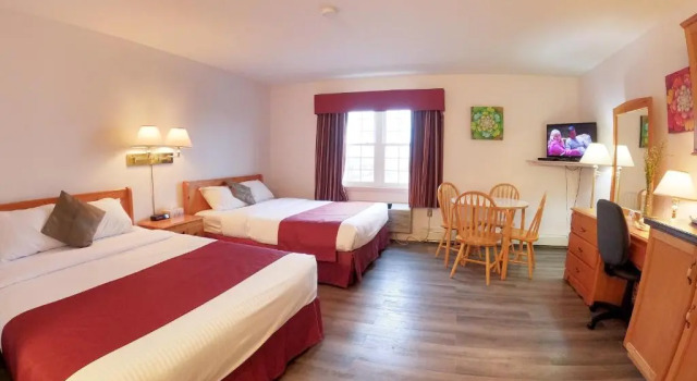 Четырёхместный номер Standard Sherwood Inn and Motel Charlottetown