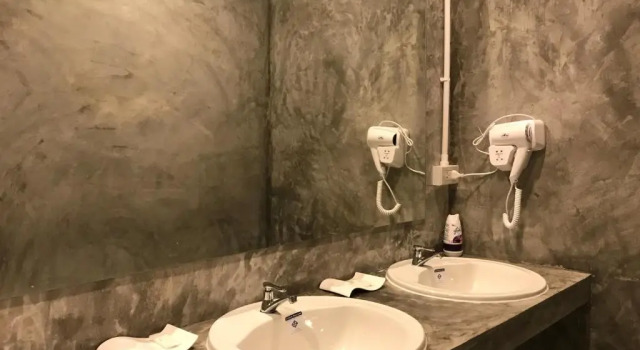 Четырёхместный номер Standard OYO 526 Baan Wararin Hostel