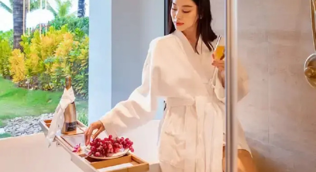 Вилла с 3 комнатами рядом с пляжем Royal Beachfront Villas & Spa Danang