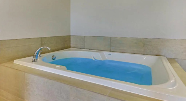 Номер Standard Holiday Inn Express Hotel and Suites Weatherford by IHG