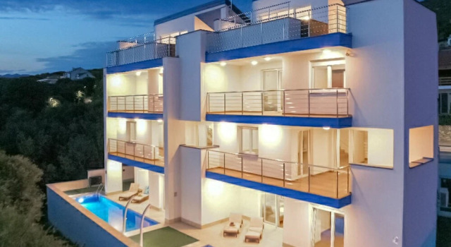 Nice Apartment in Smokvica Krmpotska With Wifi, 3 Bedrooms and Outdoor Swimming Pool