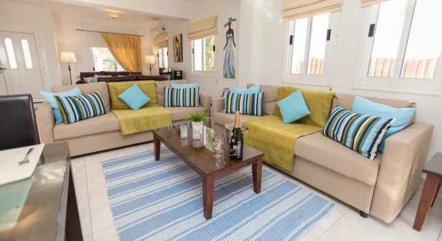 Oceanview Villa 137, Забронировать Вилла Отели Айия-Напа с парковкой, Парковка