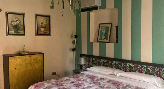 Standard- dobbelt værelse med altan Locanda Cortiletto d'Alba