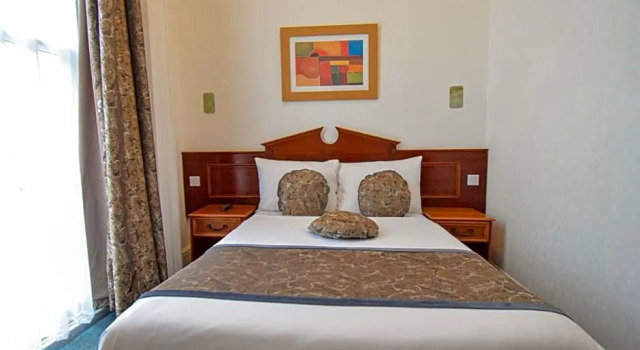 Номер Deluxe Pembridge Palace Hotel