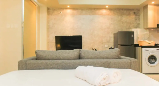 Modern And Spacious Studio Apartment At Mustika Golf Residence